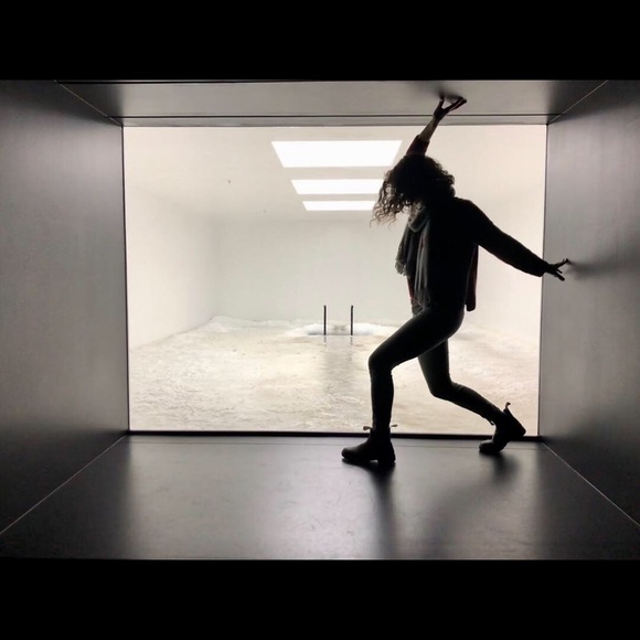 Meet your Posher, Lindsay - Picture 2 of 2